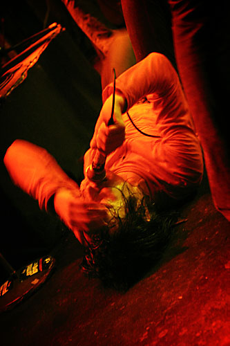 2004-10-07 - The (International) Noise Conspiracy från The Tivoli, Helsingborg