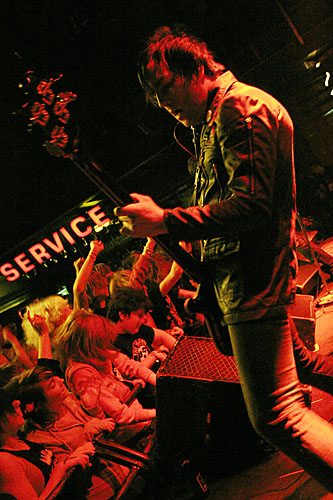 2004-10-07 - The (International) Noise Conspiracy från The Tivoli, Helsingborg