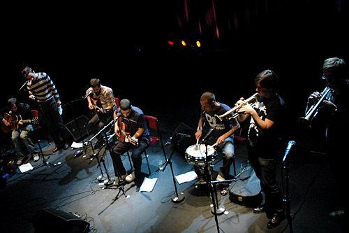 2004-10-11 - José González från Södra Teatern, Stockholm