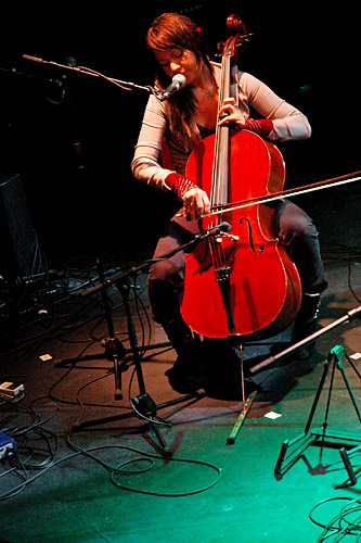 2004-10-11 - Melpo Mene från Södra Teatern, Stockholm