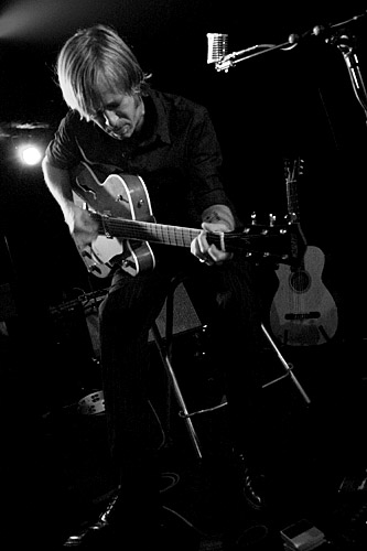 2004-05-24 - Woven Hand från Debaser Slussen, Stockholm