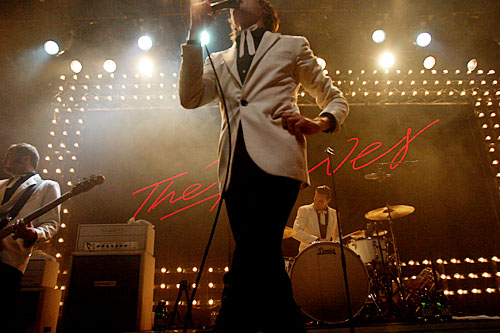 2004-10-30 - The Hives från Trädgår'n, Göteborg 2004-10-30 - The Hives från Trädgår'n, Göteborg
