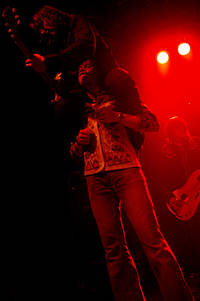 2004-11-03 - The Flaming Sideburns från Mondo, Stockholm