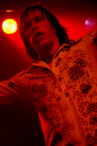 2004-11-03 - The Flaming Sideburns från Mondo, Stockholm