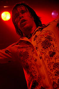 2004-11-03 - The Flaming Sideburns från Mondo, Stockholm