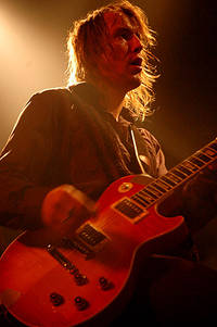 2004-11-03 - The Flaming Sideburns från Mondo, Stockholm