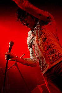 2004-11-03 - The Flaming Sideburns från Mondo, Stockholm