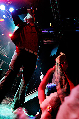 2004-11-05 - Gluecifer från Sticky Fingers, Göteborg