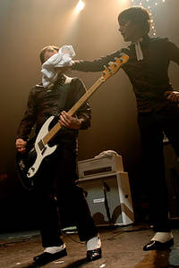 2004-11-06 - The Hives från Cirkus, Stockholm