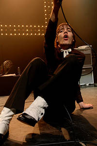 2004-11-06 - The Hives från Cirkus, Stockholm