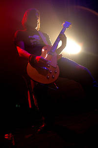 2004-12-03 - Mustasch från Nalen, Stockholm