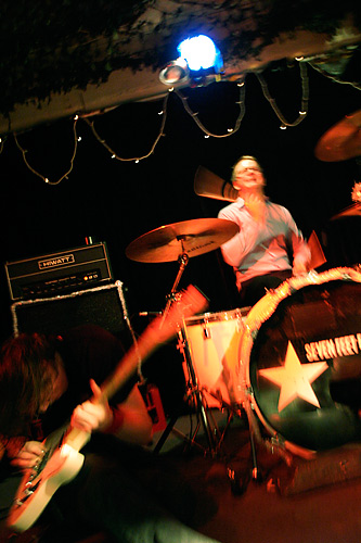 2004-12-21 - Seven feet four från Taj Mahal, Göteborg
