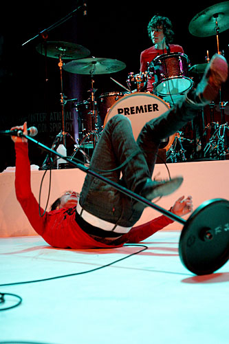 2005-04-07 - The (International) Noise Conspiracy från Umeå Open, Umeå