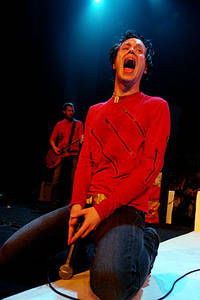 2005-04-07 - The (International) Noise Conspiracy från Umeå Open, Umeå