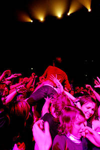2005-04-07 - The (International) Noise Conspiracy från Umeå Open, Umeå