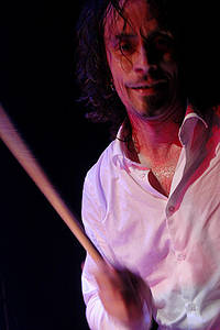 2005-06-01 - Mustasch från Mondo, Stockholm