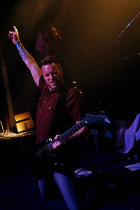 2005-06-01 - Mustasch från Mondo, Stockholm