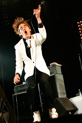 2005-06-17 - The Hives från Hultsfredsfestivalen, Hultsfred