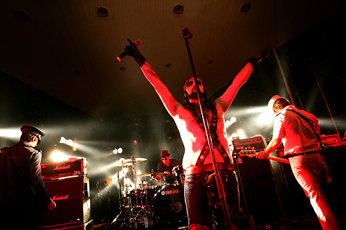 2005-07-29 - Turbonegro från Storsjöyran, Östersund
