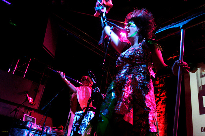 2006-03-06 - Chicks On Speed från Sticky Fingers, Göteborg
