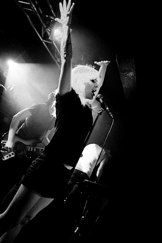 2006-03-14 - The Sounds från Debaser Slussen, Stockholm