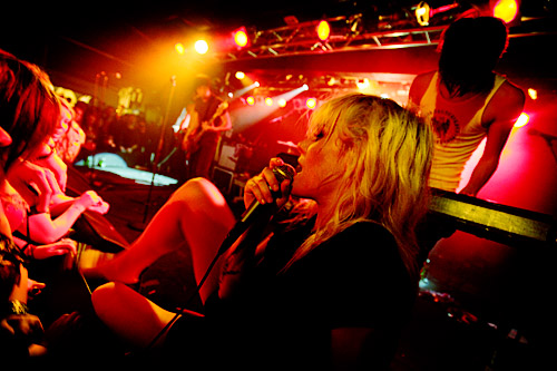 2006-03-14 - The Sounds från Debaser Slussen, Stockholm