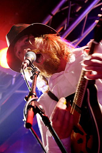 2006-04-27 - Friska Viljor från Debaser Slussen, Stockholm