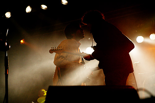 2006-05-27 - Shout Out Louds från Popaganda, Stockholm