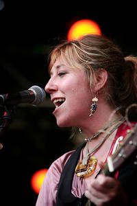 2006-06-17 - Martha Wainwright från Hultsfredsfestivalen, Hultsfred