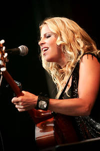 2006-07-06 - Lisa Miskovsky från Gatufesten, Sundsvall