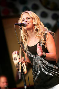 2006-07-06 - Lisa Miskovsky från Gatufesten, Sundsvall