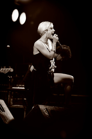 2006-07-08 - The Sounds från Peace & Love, Borlänge