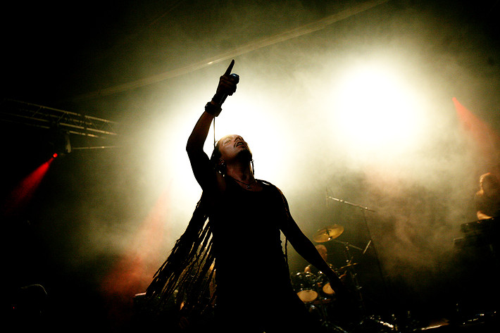 2006-08-04 - Amorphis från Gates Of Metal, Hultsfred