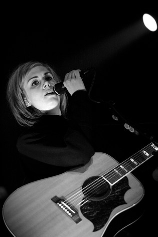 2006-11-13 - Anna Ternheim från Idun, Umeå