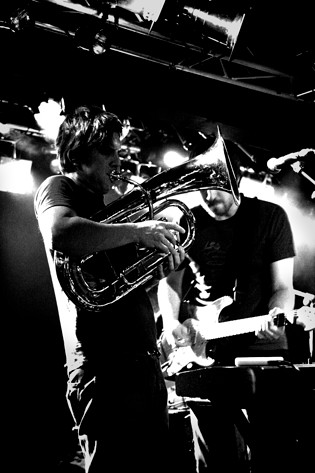2006-11-16 - Tapes n Tapes från Debaser Slussen, Stockholm