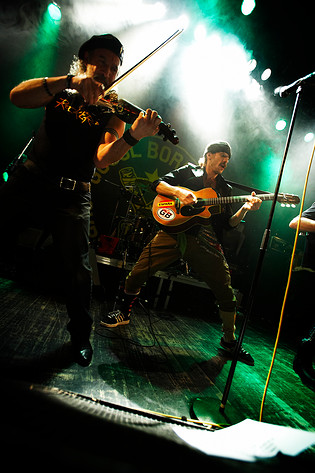 2006-11-23 - Gogol Bordello från Mejeriet, Lund