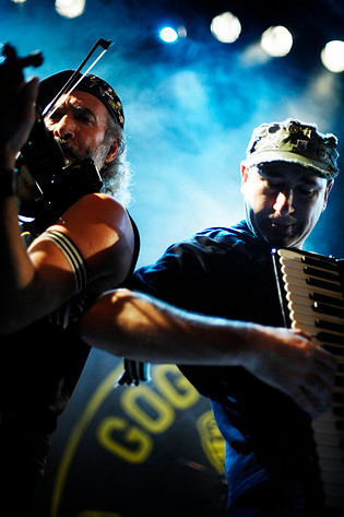 2006-11-23 - Gogol Bordello från Mejeriet, Lund
