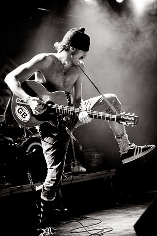 2006-11-23 - Gogol Bordello från Mejeriet, Lund