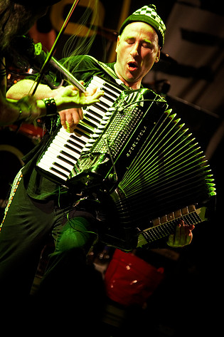 2006-11-23 - Gogol Bordello från Mejeriet, Lund