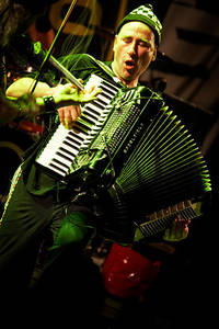 2006-11-23 - Gogol Bordello från Mejeriet, Lund