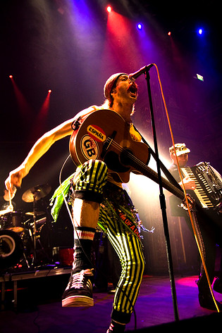 2006-11-25 - Gogol Bordello från Berns, Stockholm