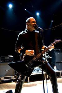 2006-11-25 - Danko Jones från Berns, Stockholm