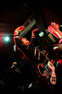 2006-11-30 - The (International) Noise Conspiracy från Guitars, Umeå