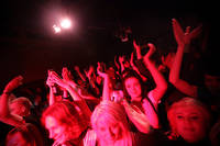 2006-11-30 - The (International) Noise Conspiracy från Guitars, Umeå
