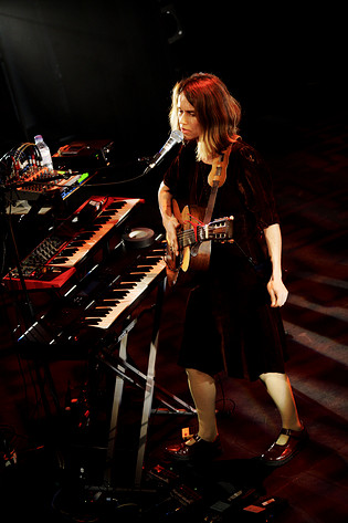 2006-12-01 - Juana Molina från Södra Teatern, Stockholm