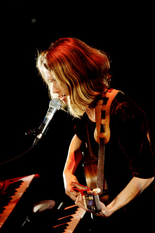 2006-12-01 - Juana Molina från Södra Teatern, Stockholm