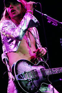 2004-07-29 - The Darkness från Storsjöyran, Östersund