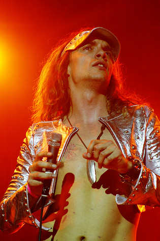2004-07-29 - The Darkness från Storsjöyran, Östersund