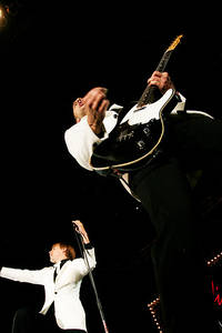 2005-06-17 - The Hives från Hultsfredsfestivalen, Hultsfred
