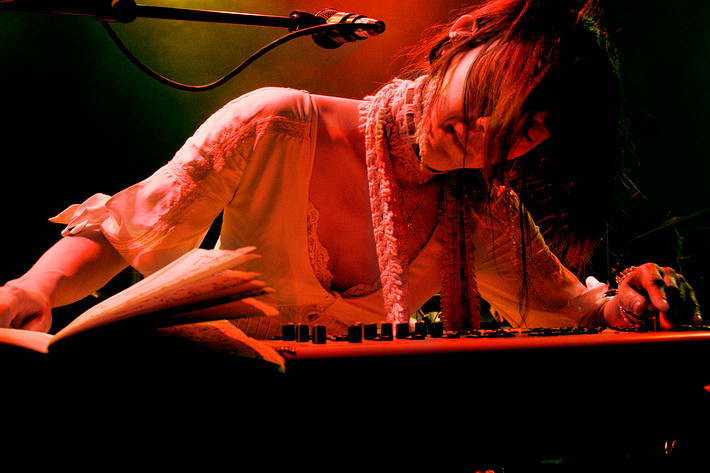 2007-06-25 - Blonde Redhead från Kulturhusets Tak, Stockholm